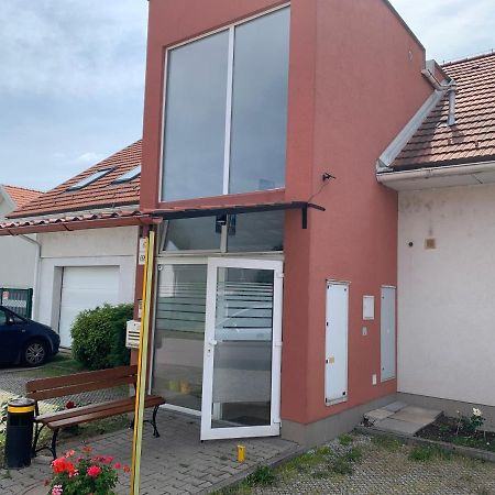 Apartment Pozsonyfehéregyház Kültér fotó