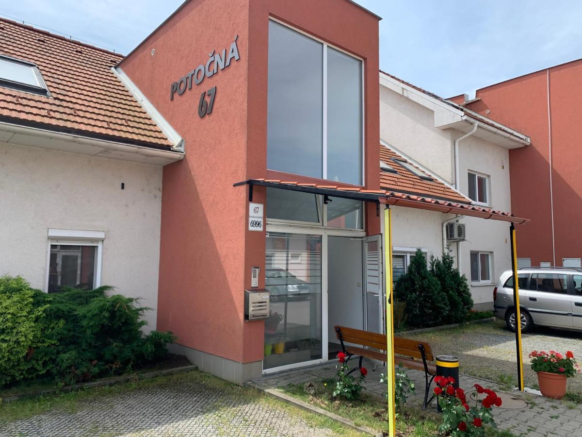 Apartment Pozsonyfehéregyház Kültér fotó