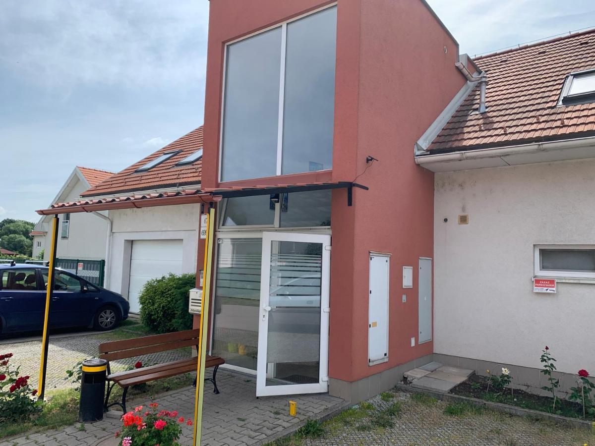 Apartment Pozsonyfehéregyház Kültér fotó